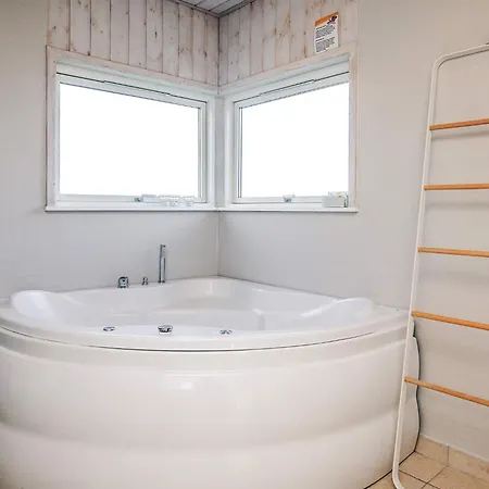5 Star In Hjorring * Lønstrup
